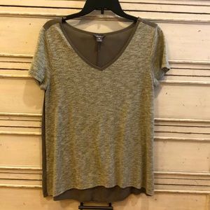 Eddie Bauer medium top in olive green